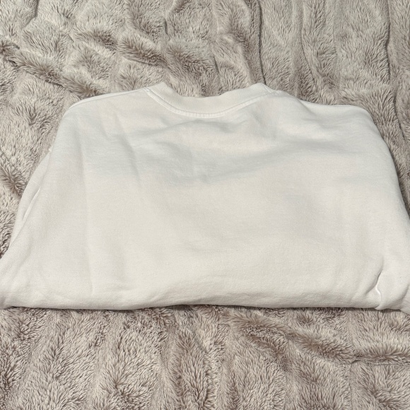 ALO Yoga Classic White Crewneck - Picture 5 of 6